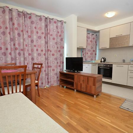 Apartments Rafailovic Ljubo Rafailovici Phòng bức ảnh