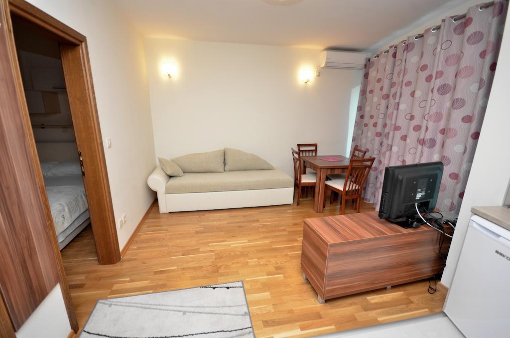 Apartments Rafailovic Ljubo Rafailovici Phòng bức ảnh