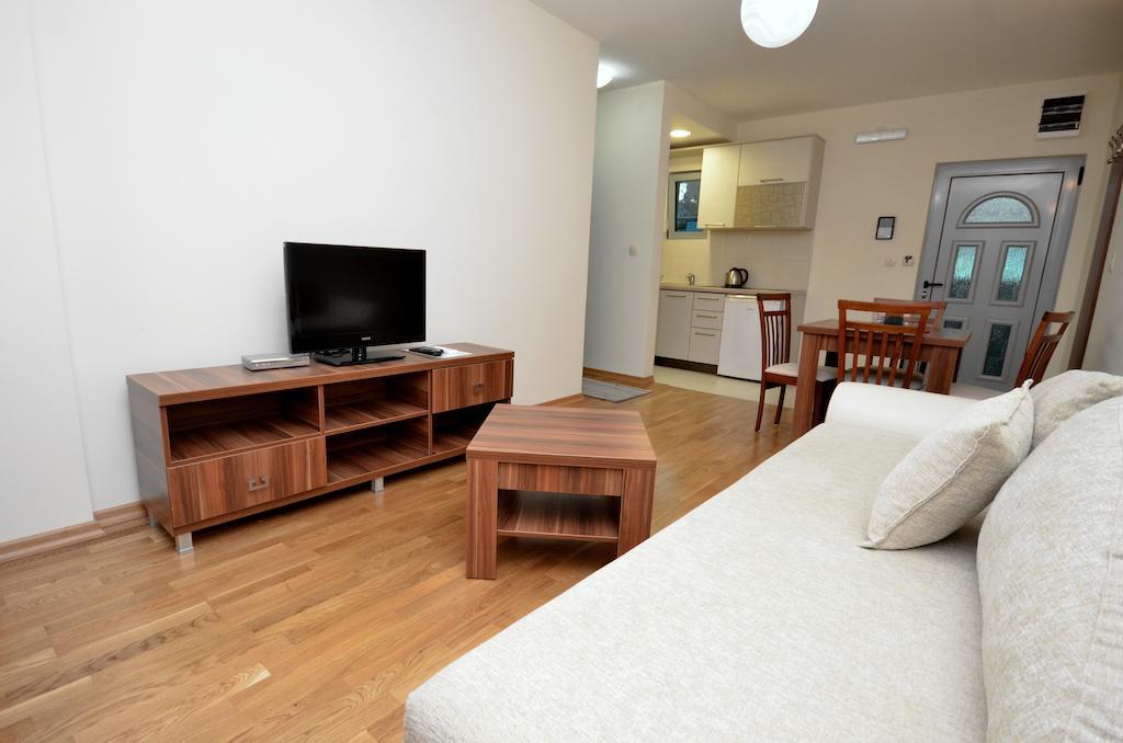 Apartments Rafailovic Ljubo Rafailovici Phòng bức ảnh